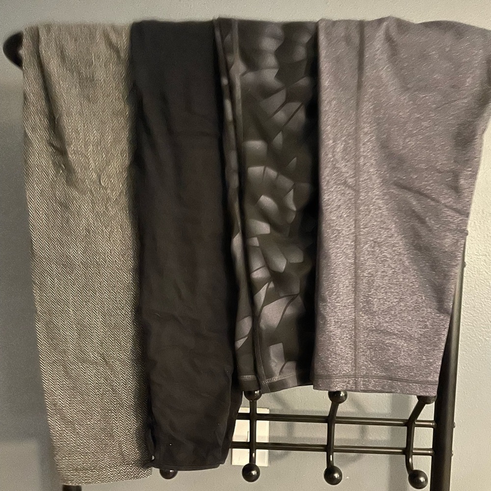 Assorted leggings size medium to XL